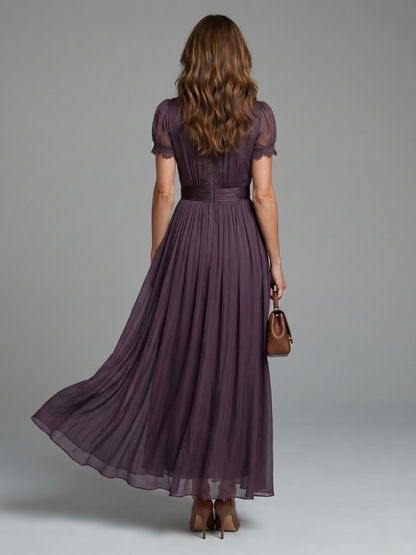 Vestido con cintura fruncida y escote gota